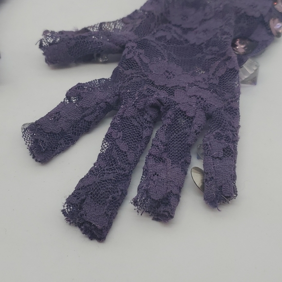 GASOLINE GLAMOUR X ARIANA X GAGA RAIN ON ME GLOVES - Picture 13 of 16